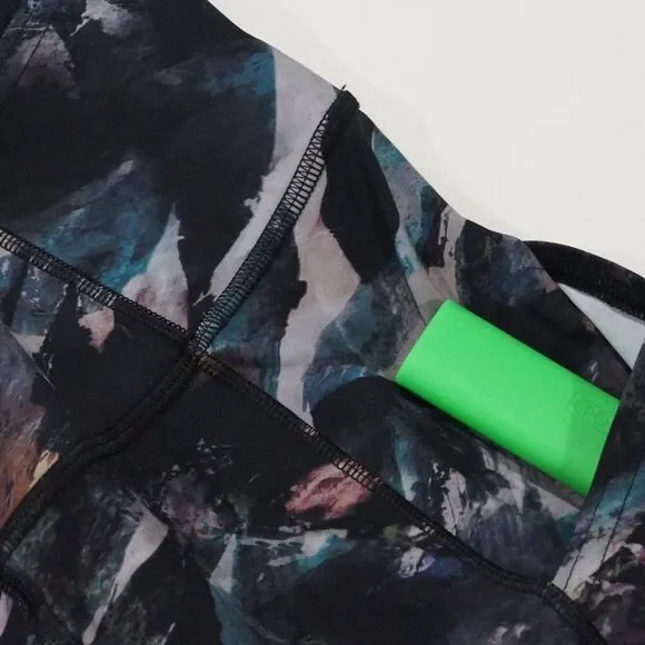 Lululemon Legging Size 4 With Pockets. - Picture 3 of 10